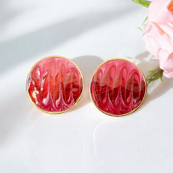 Vintage Deep Coral Red Swirly Enamel Gold tone Clip on Earrings. - Picture 3 of 5
